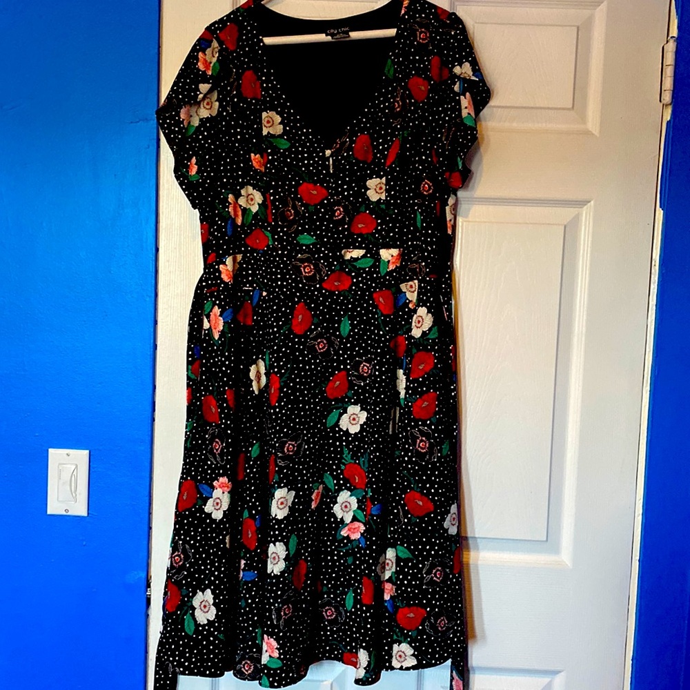 City Chic a line dress with tulip sleeves